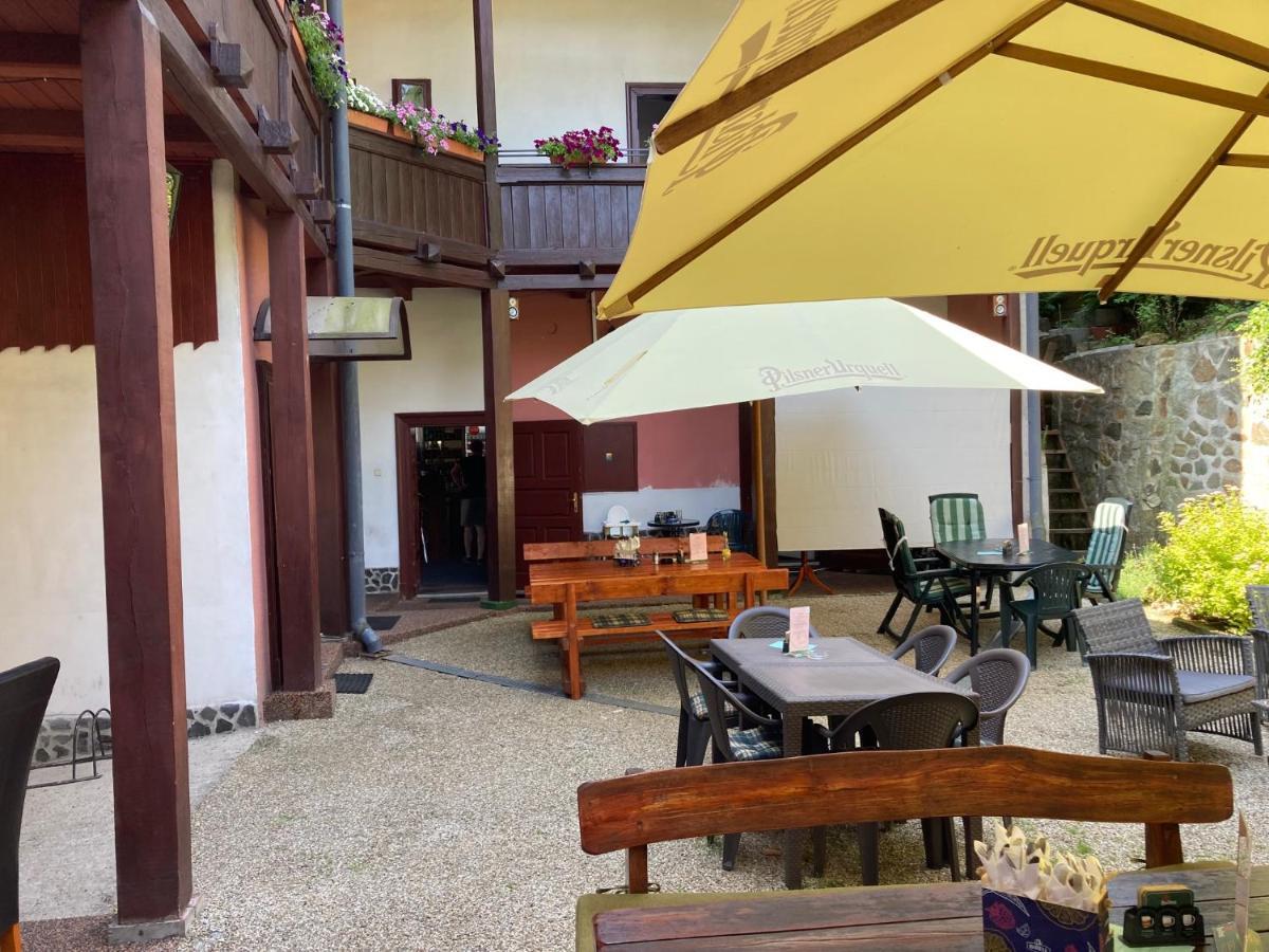 Country House & Restaurant Hronec 외부 사진