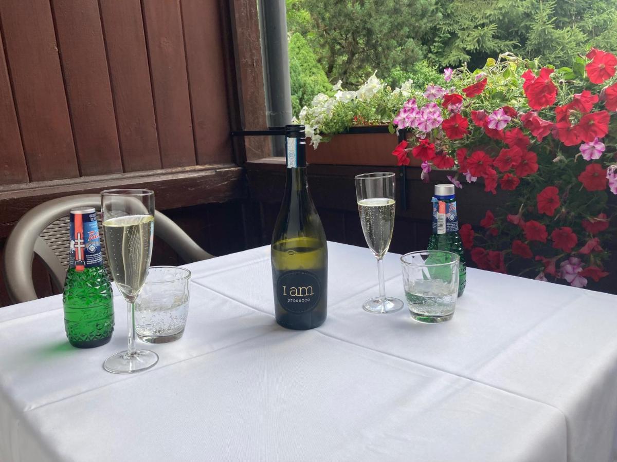Country House & Restaurant Hronec 외부 사진